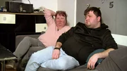 Sandra und Sohn Jan leben gemeinsam auf Staatskosten. Der 24-Jährige würde gerne bei seiner Mutter ausziehen, doch der Staat zahlt nicht.; Sandra und Sohn Jan leben gemeinsam auf Staatskosten. Der 24-Jährige würde gerne bei seiner Mutter ausziehen, doch der Staat zahlt nicht.