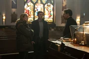 l-r: Mare Sheehan (Kate Winslet), Detective Colin Zabel (Evan Peters), Deacon Mark Burton (James McArdle)