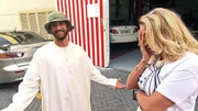 Carmen trifft Rapper Nimo. Es ist ihr peinlich, daß sie ihn nicht erkannt hat..