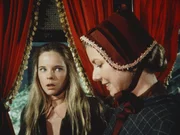 Caroline (Karen Grassle, r.) gelingt es nicht, Mary (Melissa Sue Anderson) darüber hinwegzutrösten, dass sie bei dem Wettbewerb nur Zweite wurde.