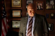 Donald Cragen (Dann Florek)