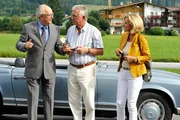 (v.li.): Wilhelm Pilz (Autoverkäufer), Heinz Marecek (Hannes Kofler), Andrea L’Arronge (Gräfin Schönberg).