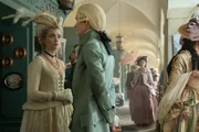 Camille (Alice Englert, l.); Valmont (Nicholas Denton, r.)