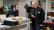 Robert Irvine (r.)