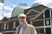 London ist ein Zentrum der Vermessungsgeschichte. Harald Lesch sp&uuml;rt im Royal Greenwich Observatory und anderen ehrw&uuml;rdigen Orten der Wissenschaftsgeschichte den Meilensteinen der Vermessung unserer Erde nach.