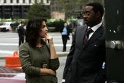 LAW & ORDER -- NBC Series -- "In The Wee Small Hours" Parts I and II -- Pictured: (l-r) Annabella Sciorra as Det. Carolyn Barek, Courtney B. Vance as District Attorney Ron Carver -- NBC Photo: Will Hart FOR EDITORIAL USE ONLY -- DO NOT SELL/ARCHIVE Episodes: 05006 & 05007 Law & Order: Criminal Intent "In The Wee Small Hours" Episode Director: Jean De Segonzac Scene 71A (Ext) Courthouse steps Vincent D'Onofrio (Goran) Kathryn Erbe (Eames) Chris Noth (Logan) Annabellsa Sciorra (Barex) Countney B. Vance (Carver) Colm Meaney (Harold Gilbert)