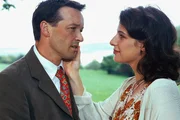 7. Frederic Talbot (Michael Roll) hat sich ein Herz gefasst und Catherine (Clelia Sarto) seine Liebe gestanden.