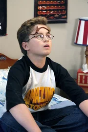 Sean Giambrone (Adam Goldberg).