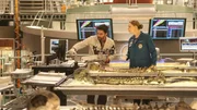 Rodolfo Fuentes (Ignacia Serricchio) und Brennan (Emily Deschanel) untersuchen erneut die sterblichen Überreste der drei Opfer, die angeblich von Alex Rockwell ermordet wurden.