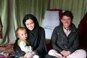 Mit 14 muss Mir heiraten. Rasch muss er für drei, dann vier, dann 5 Menschen Geld verdienen.
