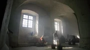 Paltram vor dem Freithof beobachtet die Weinproduktion.