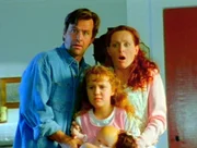 Ein Farmer (Brian Fitzpatrick), seine Frau Maggie (Marnie McPhail) und seine 7jährige Tochter Amy (Aria Noelle Curzon) bekommen es mit der Angst zu tun, als sich eine Milchkanne selbständig bewegt und durchs Zimmer wandert...