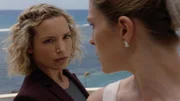 Juliet Higgins (Perdita Weeks, l.)