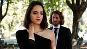 Alexander (Frederik Götz) beendet seine Beziehung mit Bobbi (Asli Melisa Uzun).