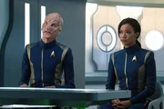&igrave;Die Trying&icirc; &oacute; Ep#305 &oacute; Pictured: Doug Jones as Saru and Sonequa Martin-Green as Burnham of the CBS All Access series STAR TREK: DISCOVERY.