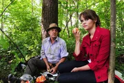 André (Joachim Lätsch, l.); Sabrina (Sarah Elena Timpe, r.)