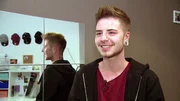 Dominic (18) war früher eine Frau und steht nun vor der großen Geschlechtsumwandlung. Bevor die aber stattfindet, will er endlich seine Saskia ehelichen.