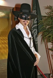 Lars van der Lohe (Clayton M. Nemrow) als Zorro