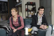 Während Alexander (Paul Grasshoff, r.) und Mia versuchen ihren Plan umzusetzen, ist David aus Liebe zu seiner Schwester Annett (Tanja Wenzel, l.) zum Äußersten gegangen ...