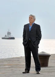 Macht immer eine "Bella Figura": Commissario Laurenti (Henry Hübchen).