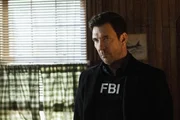 In der CBS-Originalserie FBI muss sich das Team mit dem Misstrauen der Behörden in einer eng verbundenen somalischen Gemeinde in Minnesota auseinandersetzen, um ein entführtes 14-jähriges Mädchen zu finden: MOST WANTED.