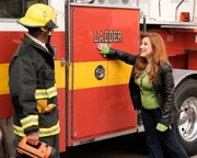 Melissa Schemmenti (Lisa Ann Walter)