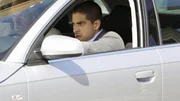 Bei einem Überfall der Russenmafia auf ein Waffendepot der Polizei schießen Calleigh und ihre Kollegen auf einen flüchtigen Wagen, nicht ahnend, dass Eric (Adam Rodriguez) am Steuer sitzt, der offensichtlich seinen Vater in Sicherheit bringen will...