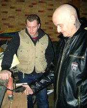 Trödelexperte Otto Schulte (li.) und Andreas