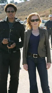 Der Wagen des vor 30 Jahren verschwundenen Mickey Dunn ist in einem See aufgetaucht. Als in dem Cadillac eine Leiche gefunden wird, m&uuml;ssen sich auch die CSIler Warrick (Gary Dourdan) und Catherine (Marg Helgenberger) mit dem komplizierten Fall befassen.