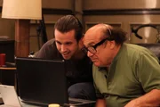 v.li.: Mac (Rob McElhenney), Frank Reynolds (Danny DeVito)