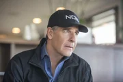 Ist davon überzeugt, dass der schwer zu fassende "Köderfisch" zurückgekehrt ist und setzt sein Team darauf an, ihn zu finden: Pride (Scott Bakula) ...