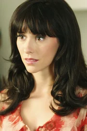 Melinda (Jennifer Love Hewitt) ist zutiefst geschockt. Sie erfährt, dass Jim einen Unfall mit dem Rettungswagen hatte.