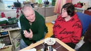 Die schwangere Ramona (18) stellt Vater Erich vor Herausforderungen.