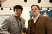 L-R: Vic (Cedric Yarbrough), Murray Goldberg (Jeff Garlin).