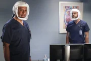 Dr. Richard Webber (James Pickens Jr., l.); Dr. Jackson Avery (Jesse Williams, r.)