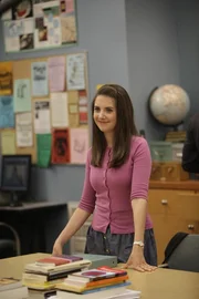 Annie (Alison Brie) ist sich sicher: Jemand aus ihrer Gruppe hat ihren Stift geklaut ...