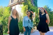 Ding Dong - Zeig dein magisches Zuhause! Okkultisten-Haus, St. Gallen v.l. Lussia Zaec, Moderatorin Viola Tami und Patricia Cooney