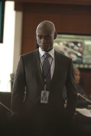 Der explodierte Mensch bereitet Phillip (Lance Reddick) Kopfzerbrechen ...