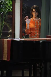 Chelsea will Alan mit einer Freundin verkuppeln und wie sich herausstellt, ist diese neue Freundin Charlies Stalkerin Rose, die alles geschickt eingefädelt hat.