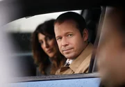 Ein besonders bizzarer Fall verschlägt Danny (Donnie Wahlberg, r.) und Jackie (Jennifer Esposito, l.) in das Revier der Hilfscops von New York ...