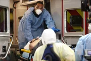 Dr. Ben Warren (Jason George)