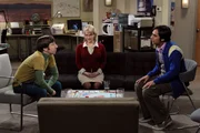 Raj verbringt die Nacht im Büro, da er mit einem ferngesteuerten Teleskop Planeten beobachten will. Howard und Bernadette leisten ihm Gesellschaft, doch schon bald ist Raj von dem Pärchen völlig genervt ...