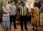 (v.l.n.r.) Gemma Johnson (Beth Behrs); Dave Johnson (Max Greenfield); Calvin Butler (Cedric the Entertainer); Tina Butler (Tichina Arnold)