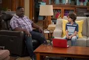 Calvin Butler (Cedric the Entertainer, l.): Grover Johnson (Hank Greenspan, r.)