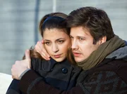 Arzu (Arzu Bazman) und David Engel (Kristian Kiehling) macht ihre Vergangenheit zu schaffen. Die beiden beschließen, sich keine Fragen zu stellen und sich zu genießen, solange es eben geht.