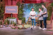V.l.: Phil Janßen, Philipp Battisti und Thorben Engel präsentieren STEETS, die Abstellhilfe für Gehstützen. Sie erhoffen sich ein Investment von 300.000 Euro für 15 Prozent der Firmenanteile.