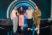 Zu Gast bei Carolin Kebekus (2.v.l.): v.l.n.r. Laura Larsson, Dennis und Benni Wolter.