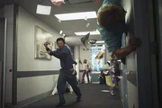 J.D. (Zach Braff, l.) hat wie immer alle Hände voll zu tun, um Chaos im Krankenhaus zu verbreiten ...