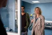 Jean-Baptiste Medjaoui (Mhamed Arezki) und Candice Renoir (Cécile Bois) im Krankenhaus.