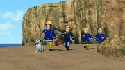 Die Feuerwehrmänner, Penny und Schnuffi machen sich auf die Suche nach der kleinen Lily. Die Feuerwehrmänner, Penny und Schnuffi machen sich auf die Suche nach der kleinen Lily.